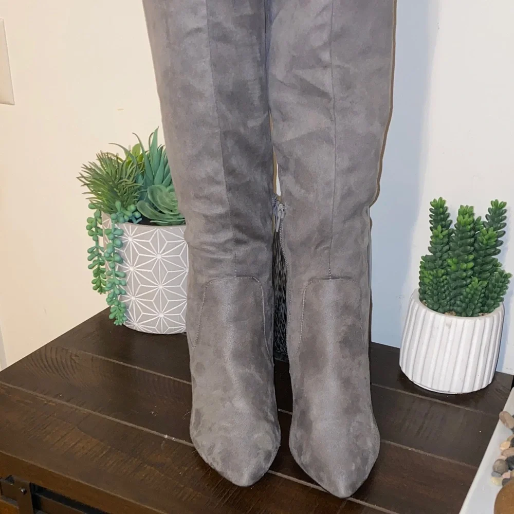 Charlotte Russe Gray Faux Suede Knee-High Boots Size 9